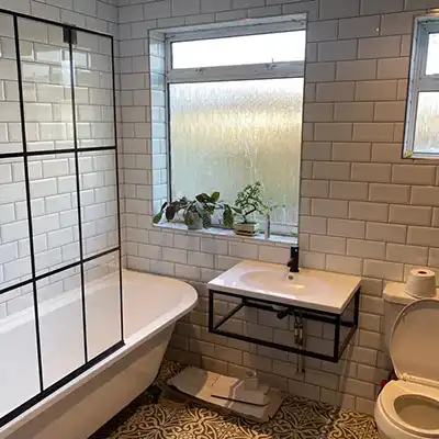 https://buildersoxshott.co.uk/wp-content/uploads/2025/05/gallery-renovation-1-thumb.png
